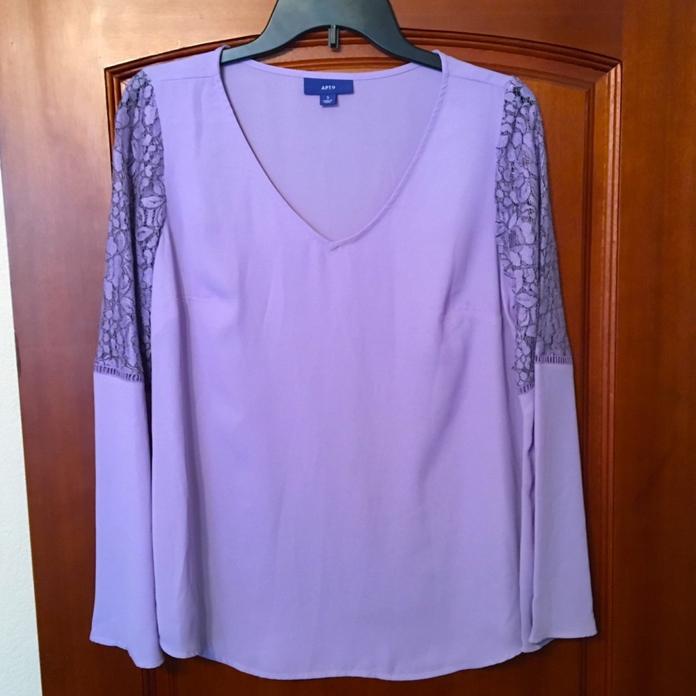 NWOT Apt 9 Long Sleeve Chiffon Top w/Lace Detail on Sleeves